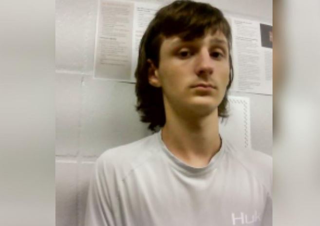 Μία έφηβη έμαθε για τον βιασμό της από 17χρονο όταν είδε βίντεο στο διαδίκτυο