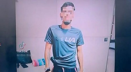 Ζεφύρι – Δολοφονία 8χρονου: Φωτογραφία του φερόμενου δράστη με όπλο στο ζωνάρι