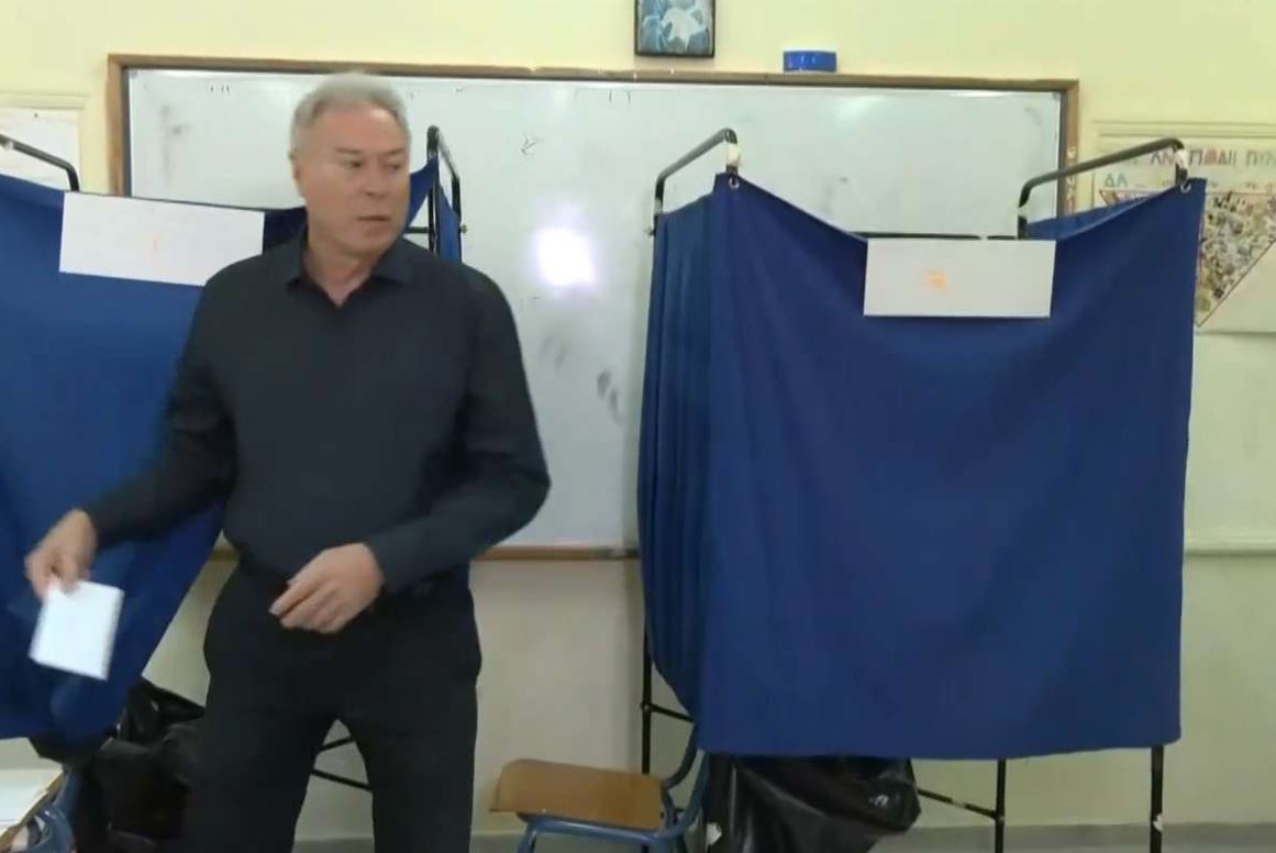 Αυτοδιοικητικές εκλογές 2023: Χωρίς εφορευτική επιτροπή το εκλογικό τμήμα όπου ψήφισε ο Γιάννης Σγουρός