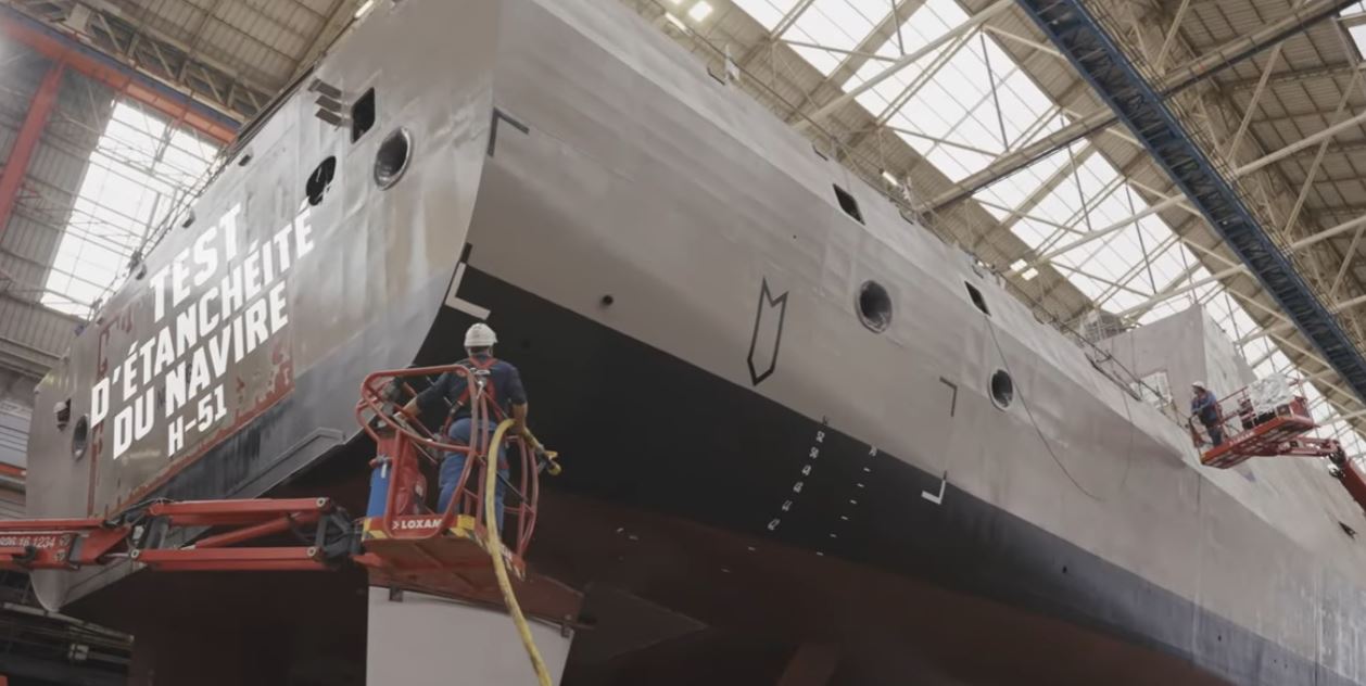 Φρεγάτα «Κίμων»: Εντυπωσιακό βίντεο από την προετοιμασία της καθέλκυσης