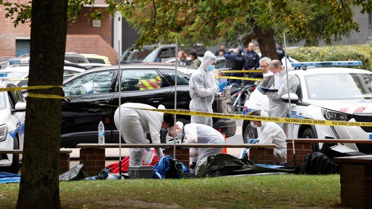 Γαλλία: Ο τρομοκράτης που σκότωσε τον καθηγητή στην Αράς έλεγε σε βίντεο πως δρούσε στο όνομα του ISIS