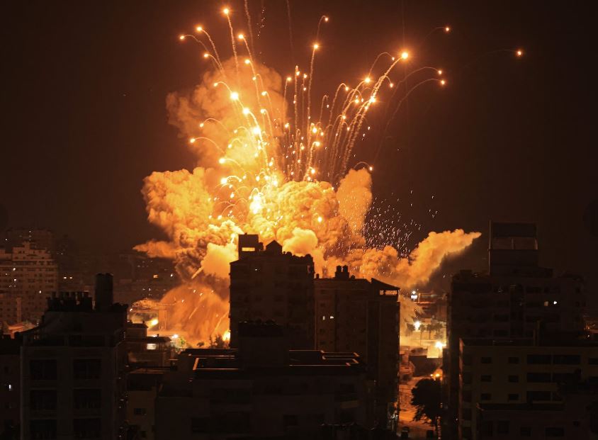 Πόλεμος στο Ισραήλ: Δείτε live εικόνα από τη Λωρίδα της Γάζας – Εφιαλτικές εικόνες με συνεχείς βομβαρδισμούς