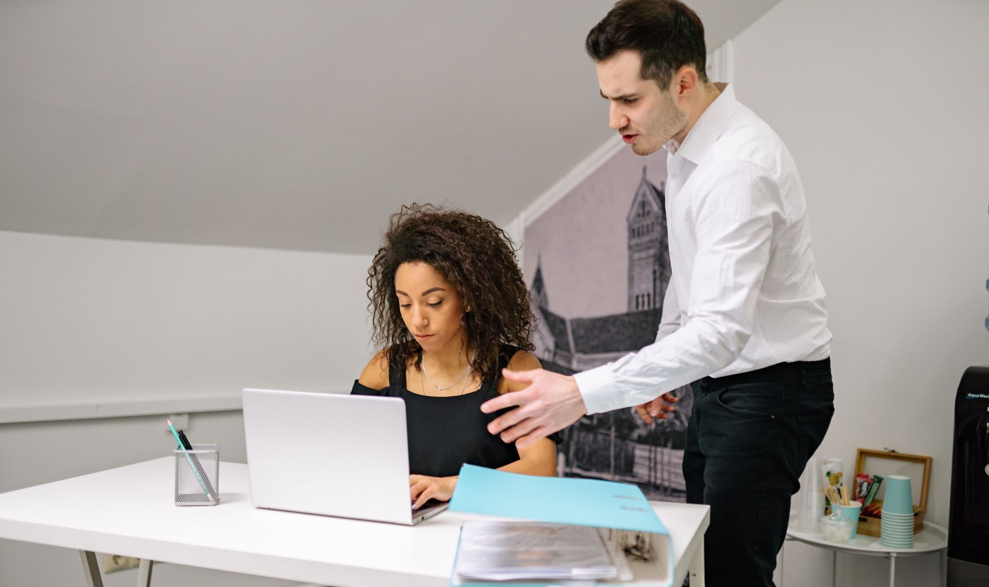 γραφείο διαφωνία