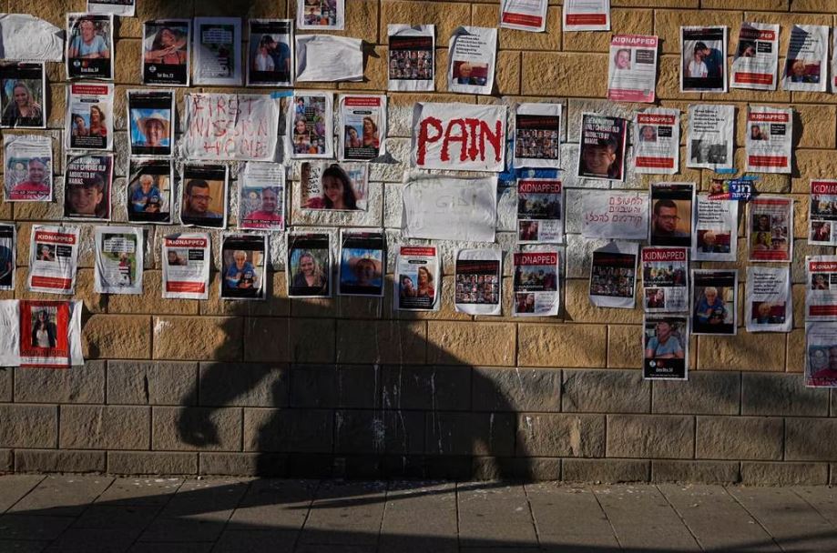 Γάζα: Η Χαμάς δηλώνει έτοιμη να απελευθερώσει 70 ομήρους με αντάλλαγμα πενθήμερη εκεχειρία