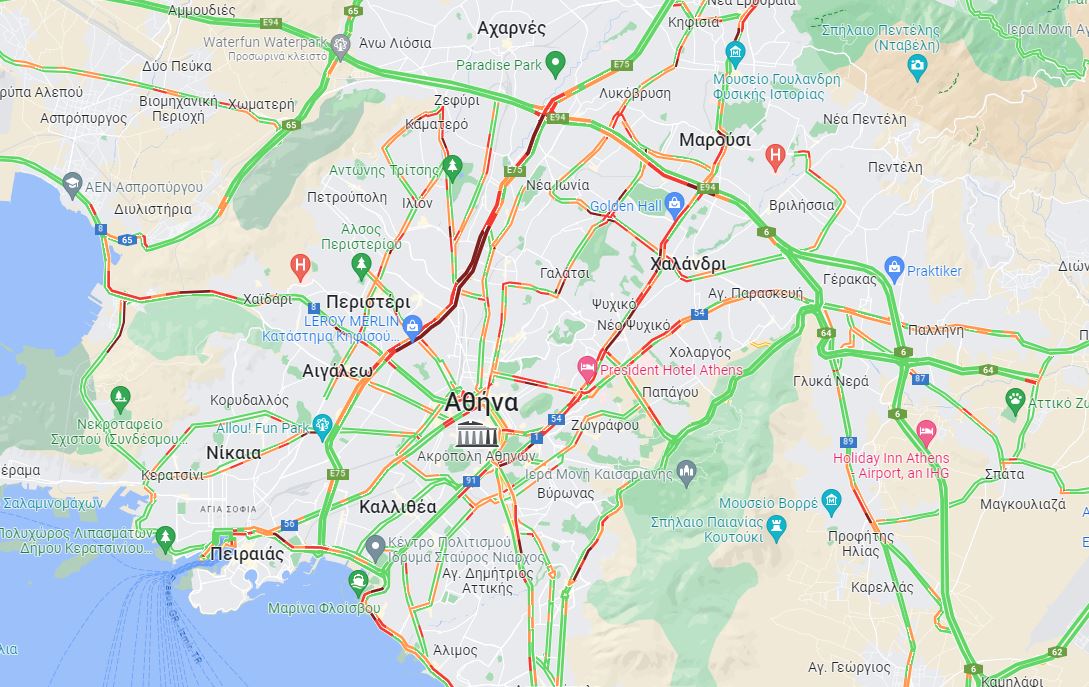 Κίνηση: Τροχαία σε Λεωφόρο Αλεξάνδρας και Αττική Οδό – Μποτιλιάρισμα και καθυστερήσεις