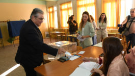 Ψήφισε στην Νέα Ιωνία ο Δημήτρης Κουτσούμπας