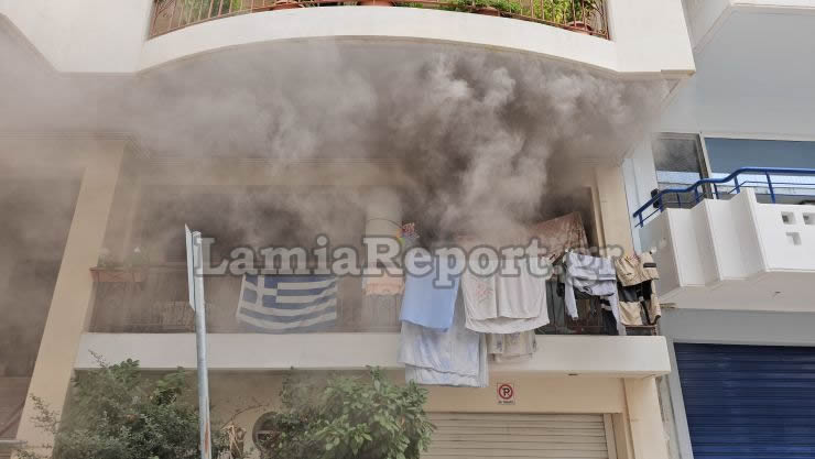 Φωτιά σε διαμέρισμα στη Λαμία – Δείτε ΦΩΤΟ και ΒΙΝΤΕΟ