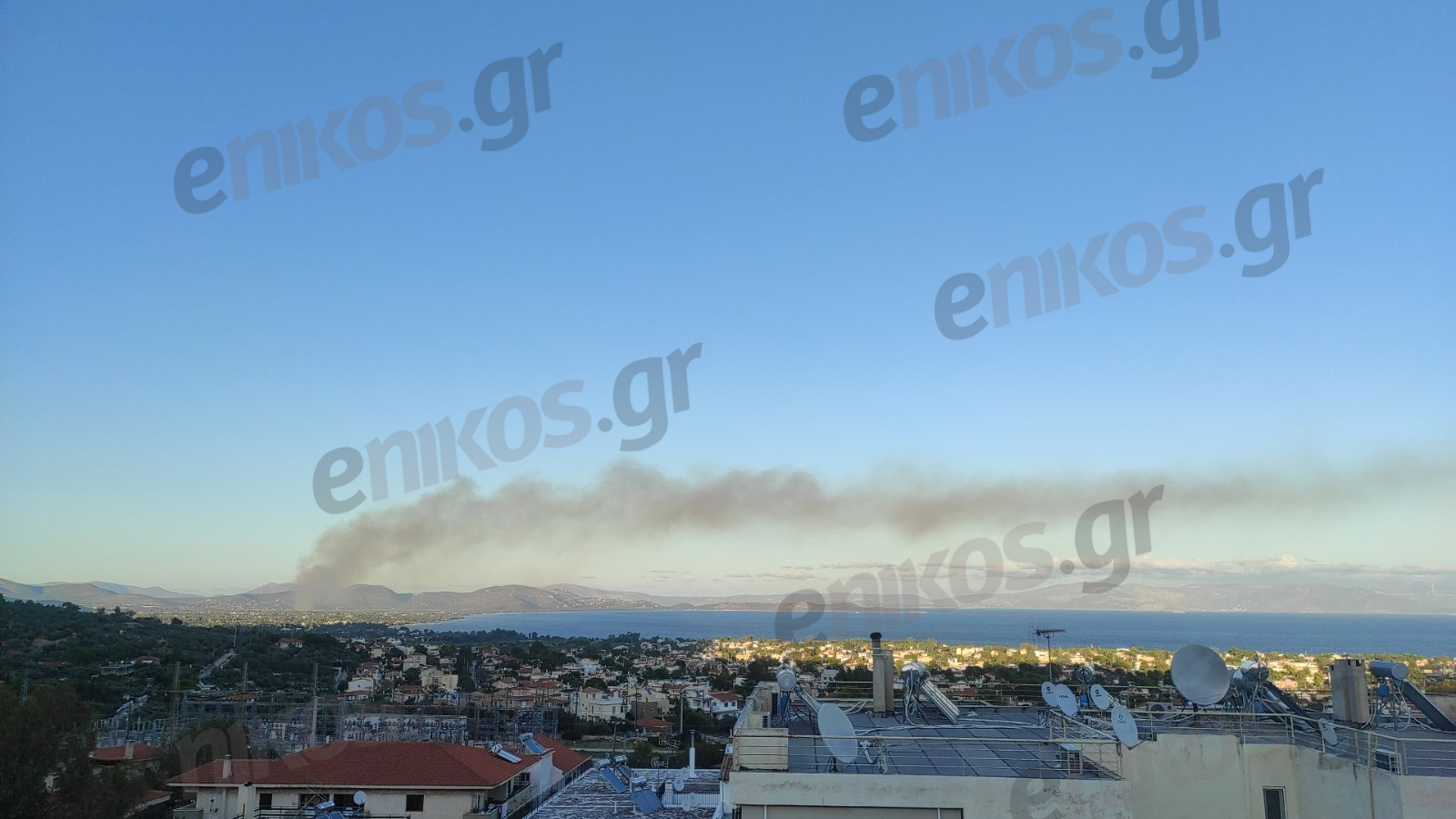Φωτιά στον Σχοινιά: Διακοπή κυκλοφορίας στην είσοδο του κωπηλατοδρομίου