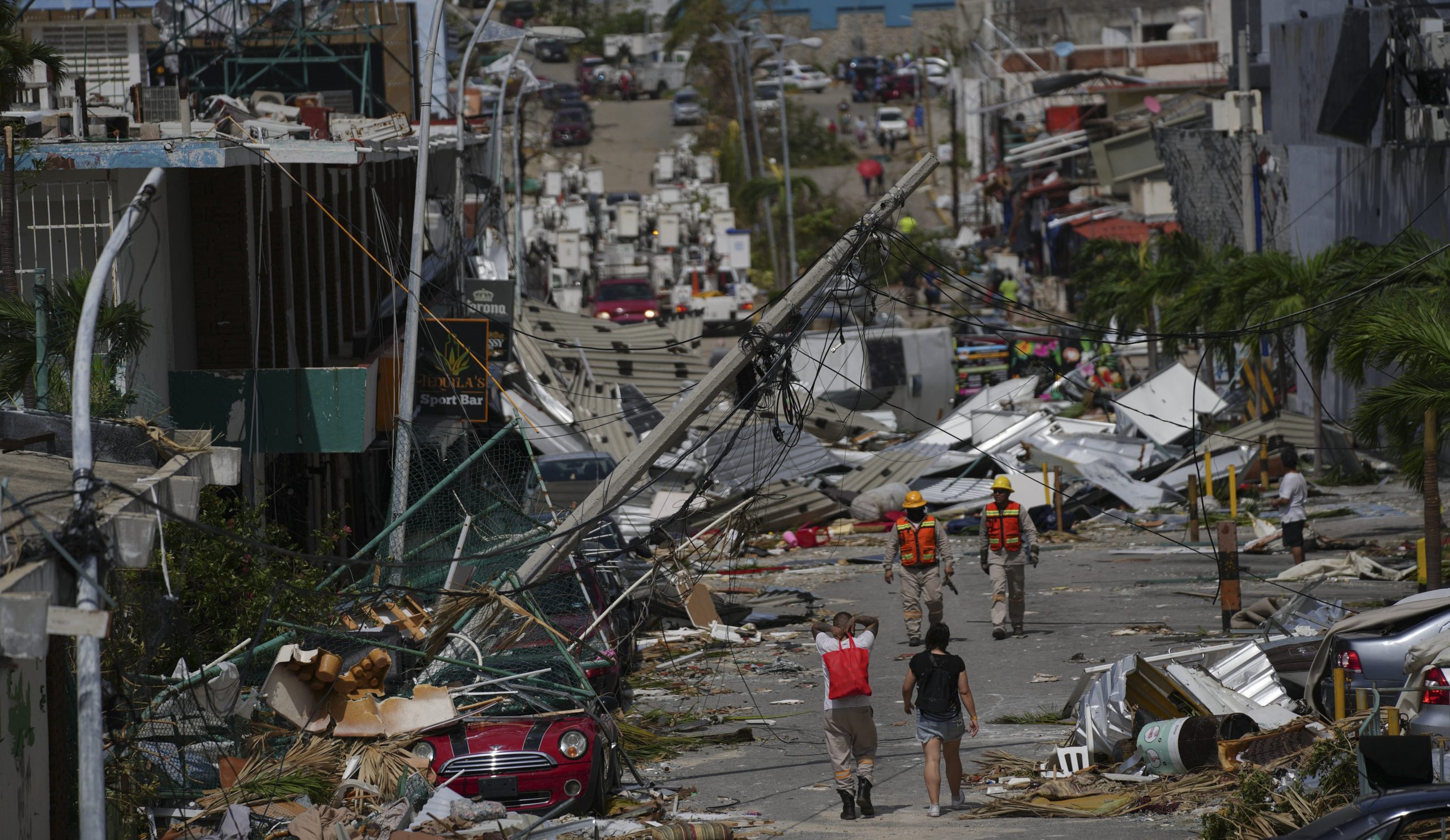 Μεξικό: Στους 39 οι νεκροί από το φονικό πέρασμα του τυφώνα «Ότις» – BINTEO