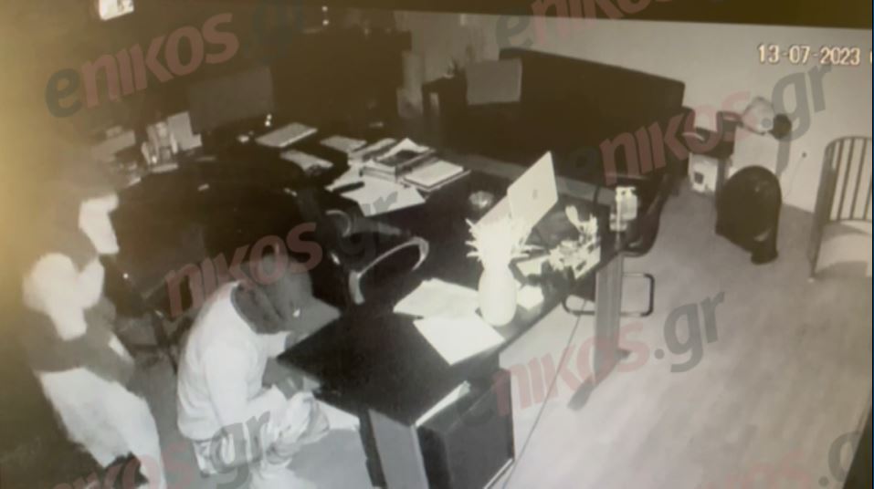 Παλλήνη: Βίντεο ντοκουμέντα από την στιγμή που μέλη συμμορίας “σηκώνουν” χρηματοκιβώτιο από κατάστημα