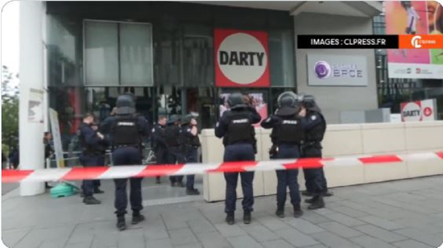 Συναγερμός στο Παρίσι: Η αστυνομία άνοιξε πυρ κατά γυναίκας που «εξυμνούσε την τρομοκρατία»