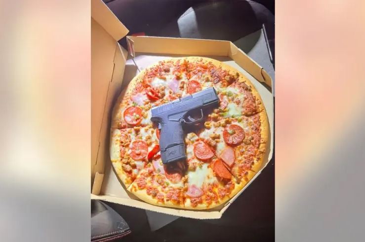 πίτσα όπλο