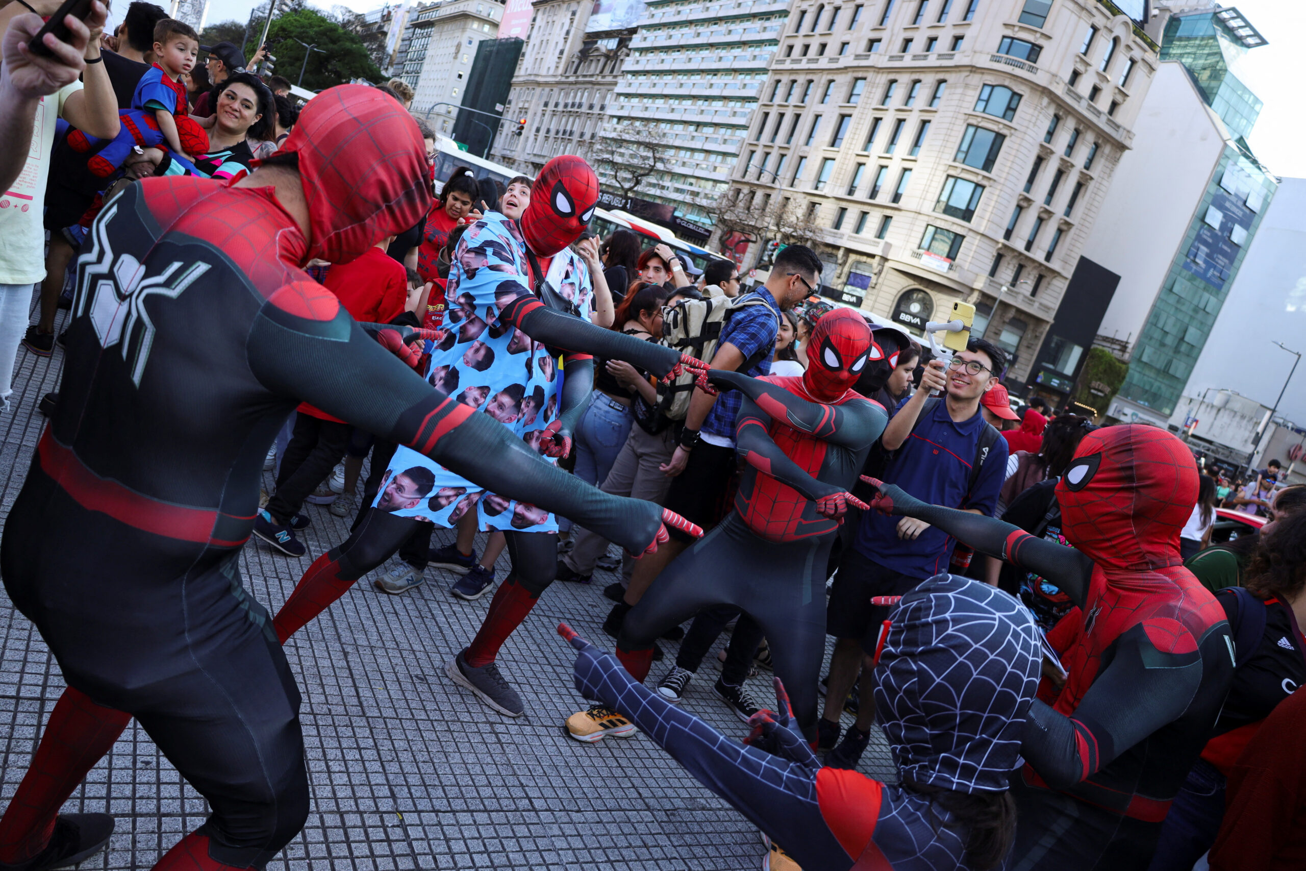 Αργεντινή: Γέμισε με Spider-Man το Μπουένος Aϊρες για να σπάσουν το ρεκόρ Γκίνες – ΒΙΝΤΕΟ