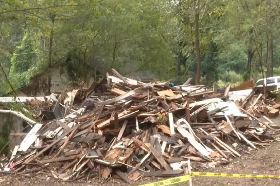 Επέστρεψε από τις διακοπές και βρήκε το σπίτι της κατεδαφισμένο κατά λάθος