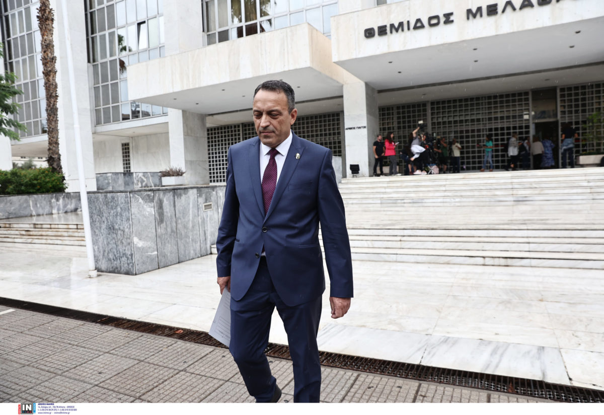 Σπαρτιάτες: Ο Στίγκας «φωτογράφισε» τον Κασιδιάρη ως άτυπο αρχηγό των βουλευτών του