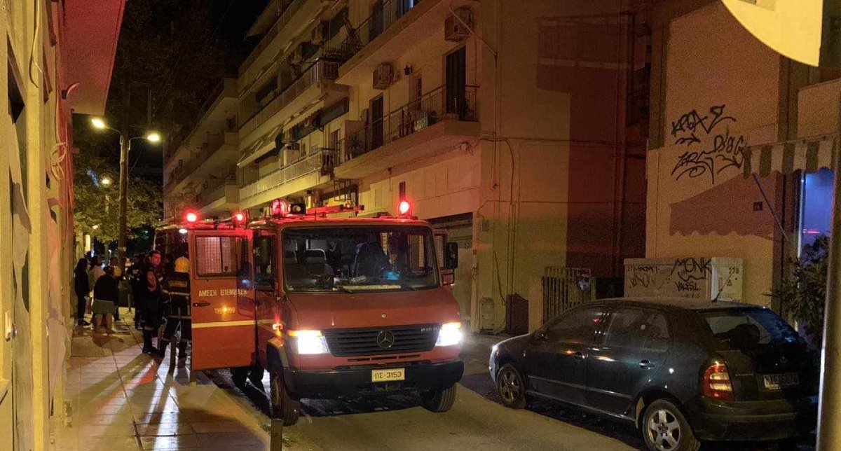 Φωτιά σε διαμέρισμα στην Θεσσαλονίκη – Στο νοσοκομείο μεταφέρεται ένας ηλικιωμένος