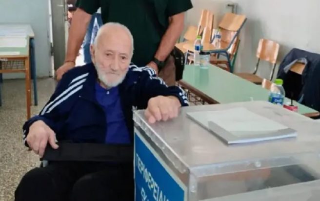Ψηφοφόρος ηλικίας 103 ετών στα Τρίκαλα