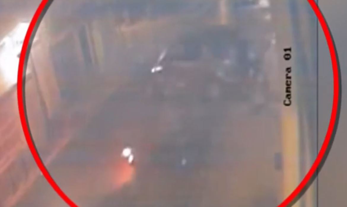 Πειραιάς: Βίντεο ντοκουμέντο από τη στιγμή της θανατηφόρας σύγκρουσης αυτοκινήτου και μηχανής