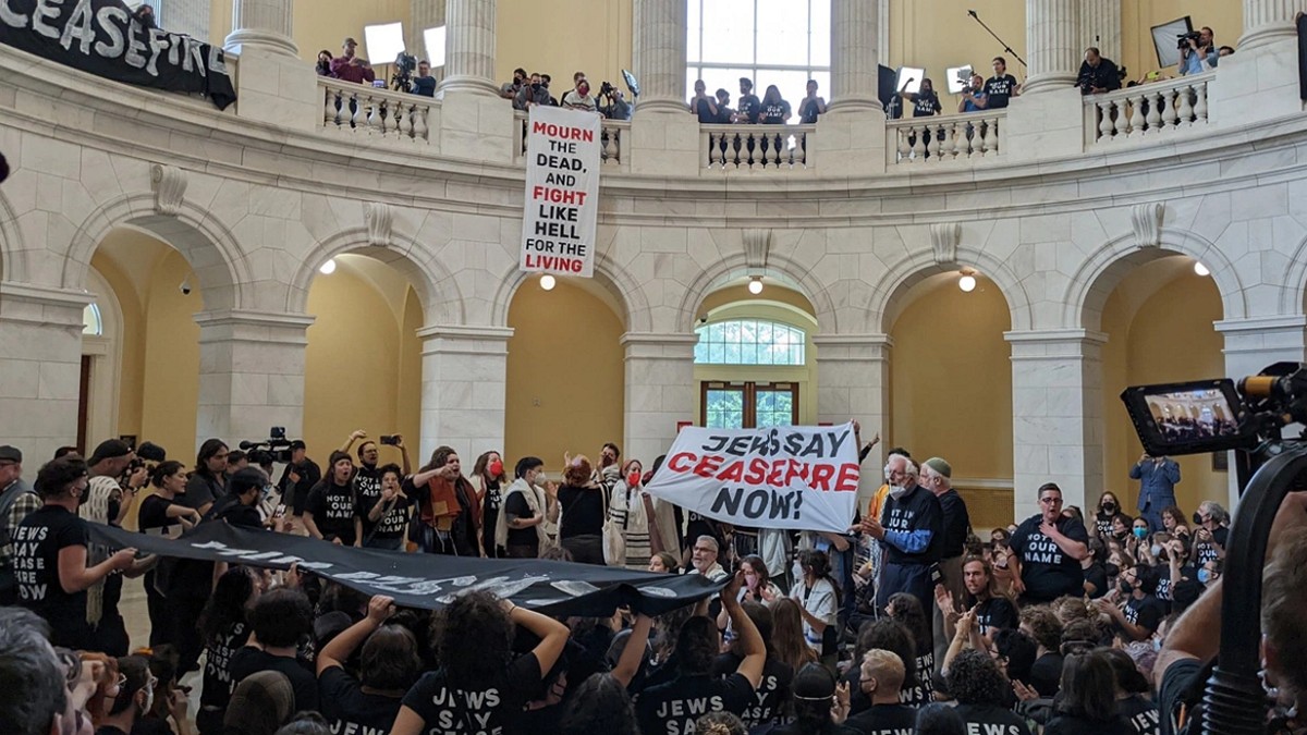 ΗΠΑ: Συνελήφθησαν 400 άτομα Αμερικανοεβραίων στο Καπιτώλιο – Εισέβαλαν ζητώντας κατάπαυση πυρός στη Γάζα