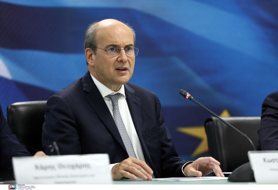 Eξειδίκευση του φορολογικού νομοσχεδίου: Ελάχιστο τεκμαρτό εισόδημα 10.920 ευρώ για τους ελεύθερους επαγγελματίες