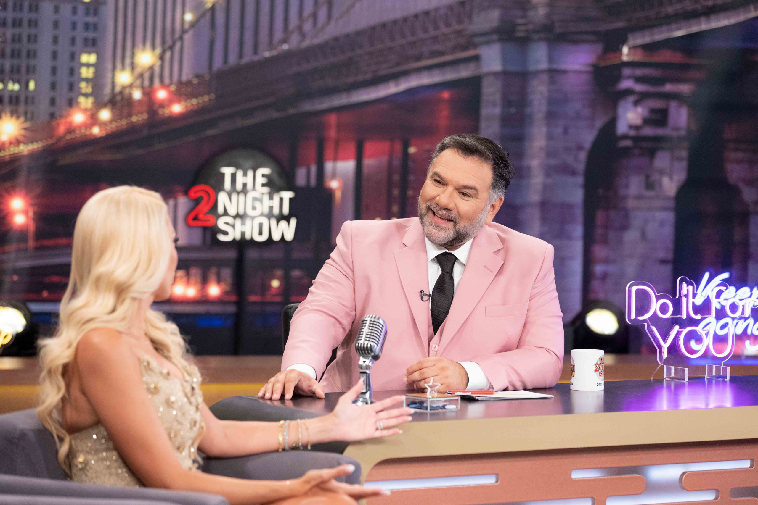 The 2Night Show: Οι αποψινοί καλεσμένοι του Γρηγόρη Αρναούτογλου