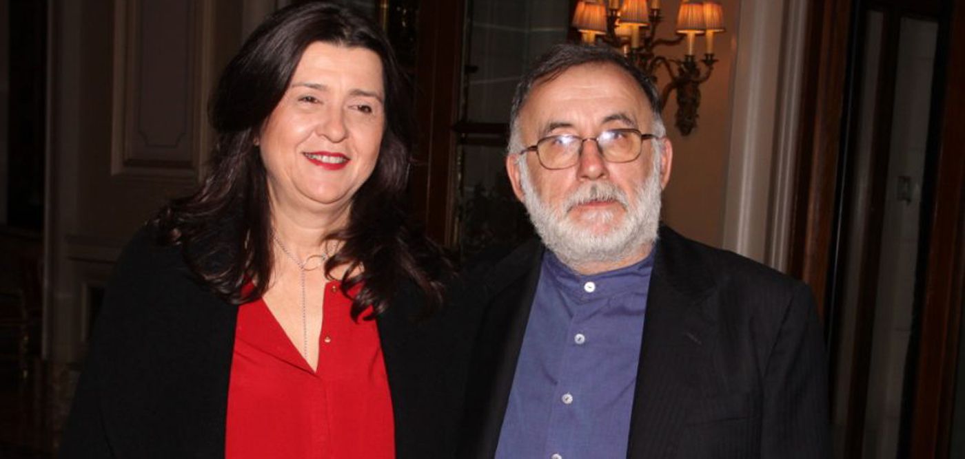 Μαρία Παπαγιάννη: Η συγγραφέας παιδικών βιβλίων και σύζυγος του Θάνου Μικρούτσικου φέρνει «Τα χρυσά κουπιά» της στο Θέατρο Αργώ