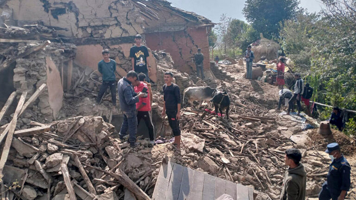 Νεπάλ: Τουλάχιστον 128 νεκροί από τον ισχυρό σεισμό – Έχει διακοπεί η επικοινωνία με τη σεισμόπληκτη περιοχή