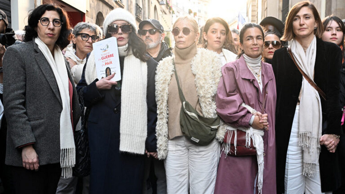 Γαλλία: Σιωπηρή πορεία καλλιτεχνών στο Παρίσι για την ειρήνη στη Μέση Ανατολή