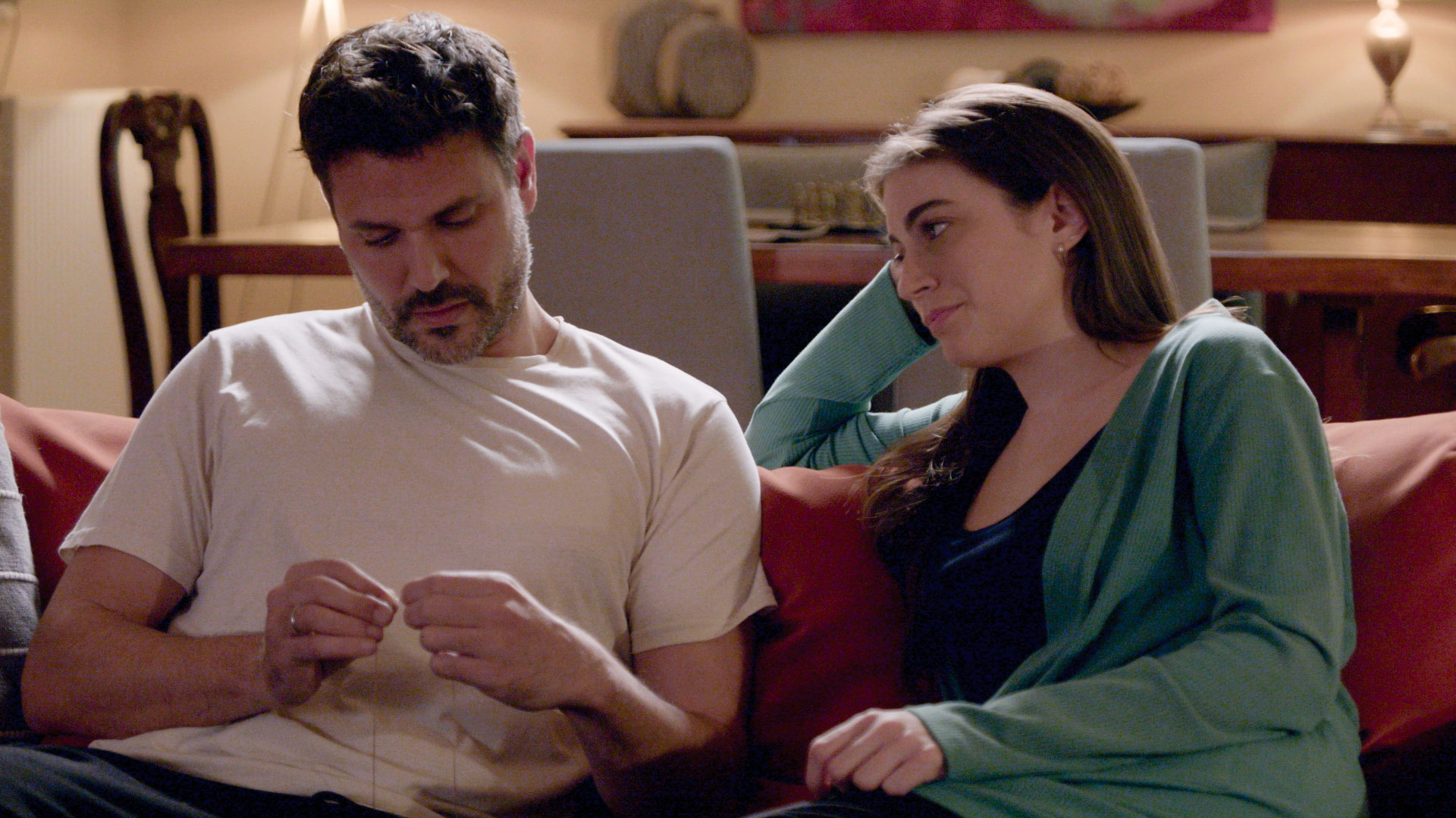 Παγιδευμένοι: Ο Δημήτρης κάνει τα αδύνατα δυνατά για να προστατέψει την Άννα – Θα τα καταφέρει;