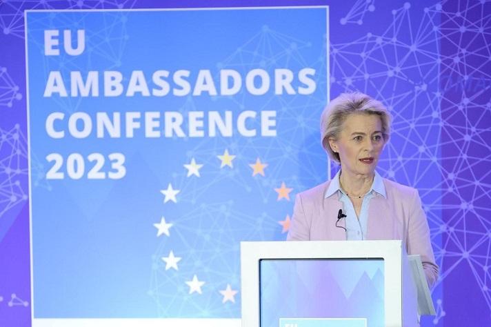 Φον ντερ Λάιεν: «Ναι» σε θαλάσσιο διάδρομο μεταφοράς ανθρωπιστικής βοήθειας στην Γάζα μέσω Κύπρου