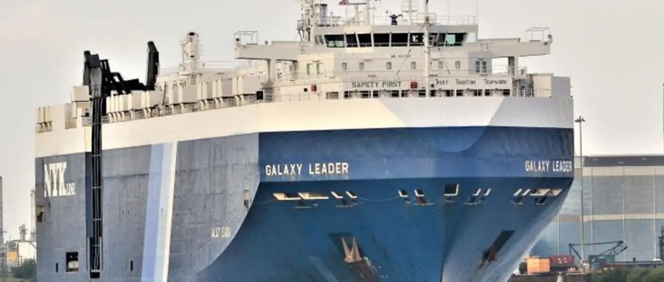 Υεμένη: Θρίλερ με πλοίο που κατέλαβαν οι αντάρτες Χούθι – Διαψεύδει το Τελ Αβίβ ότι είναι ισραηλινό