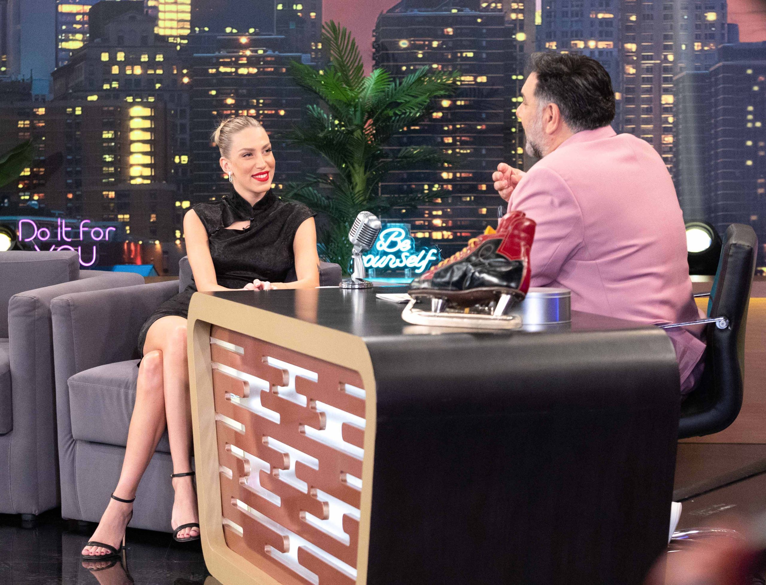 The 2Night Show: Οι αποψινοί καλεσμένοι του Γρηγόρη Αρναούτογλου