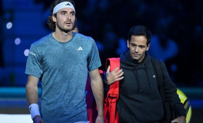 Τσιτσιπάς: «Συγγνώμη σε όλους τους φιλάθλους, δεν μου αρέσει να φεύγω στα μέσα του αγώνα»