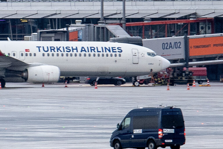 Αμβούγιο αεροδρόμιο ένοπλος