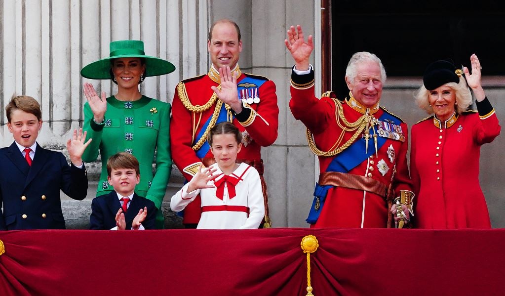 Βρετανία βασιλική οικογένεια twitter