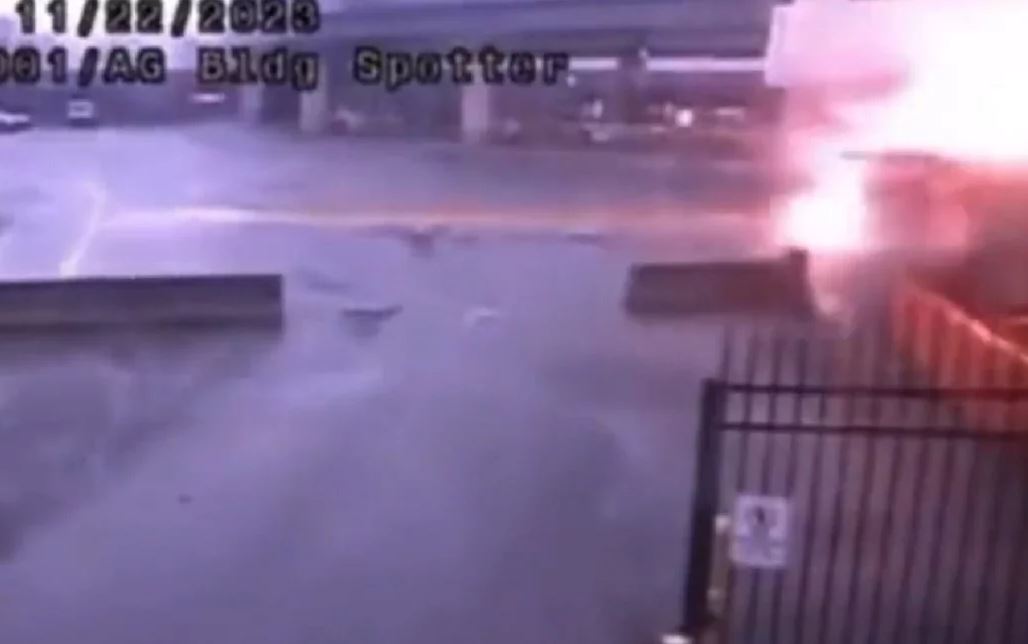 Σύνορα ΗΠΑ – Καναδά: Βίντεο ντοκουμέντο με την στιγμή της έκρηξης του αυτοκινήτου – Σε συναγερμό το FBI, 2 νεκροί