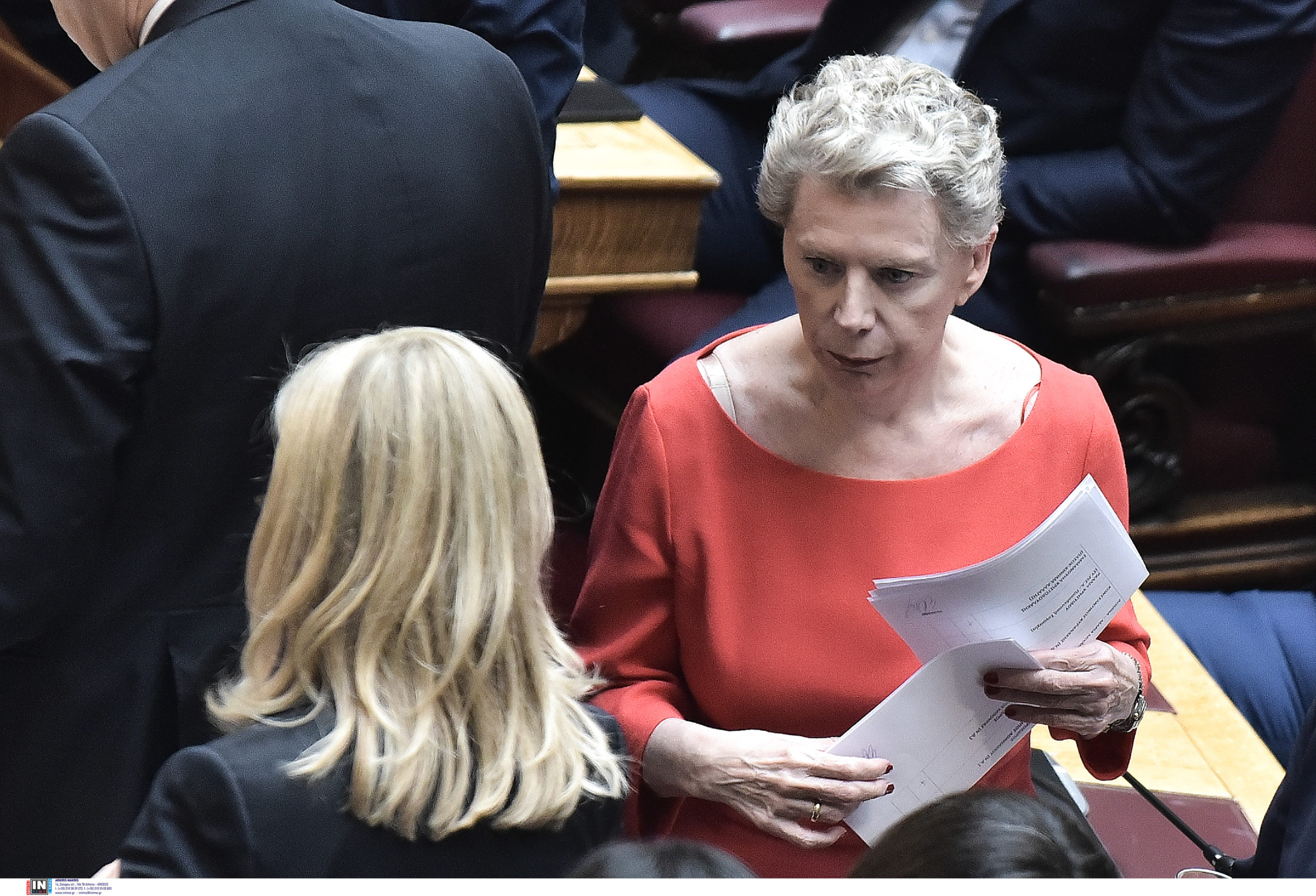 Έλενα Ακρίτα: Με παραπέμπουν «οι Ομπρέλες της γειτονιάς μου» – Τι απαντά μέσω social media