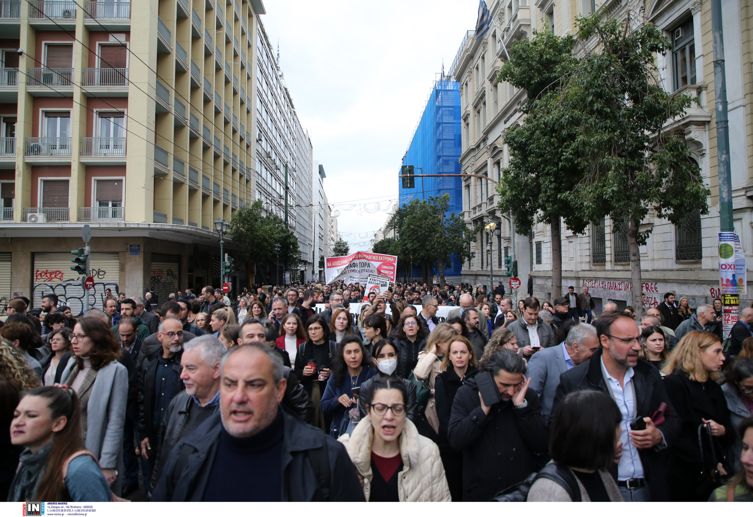 Στους δρόμους οι ελεύθεροι επαγγελματίες για το νέο φορολογικο νομοσχέδιο – BINTEO και ΦΩΤΟ