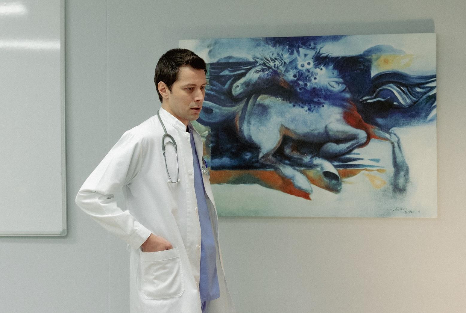 Ο Γιατρός – Παναγιώτης Εξαρχέας: Η σχέση του Δημήτρη και της Δανάης είναι καρμική – Τι θα δούμε στο αποψινό επεισόδιο