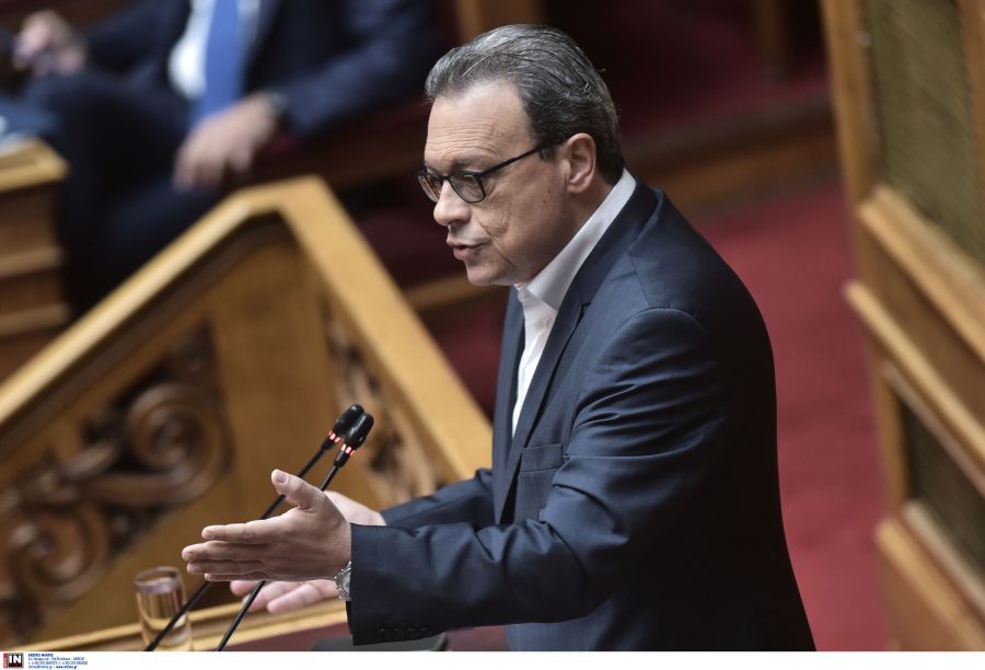 Επίθεση Φάμελλου σε Μητσοτάκη: «Καλύτερα να κάνετε κρύα αστεία για το black Friday παρά καταστροφικές επιλογές για την χώρα»