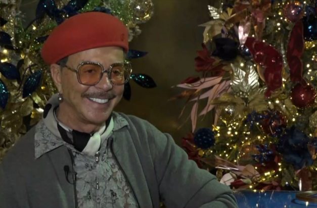 Λάκης Γαβαλάς