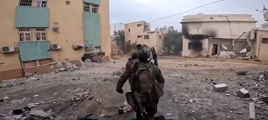 Γάζα: Καρέ καρέ η εισβολή Ισραηλινών κομάντος στο Παιδιατρικό Νοσοκομείο Ραντίσι – ΒΙΝΤΕΟ