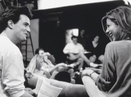 Συγκλονίζει το «αντίο» της Τζένιφερ Άνιστον στον Μάθιου Πέρι: «Σου μιλάω κάθε μέρα…»