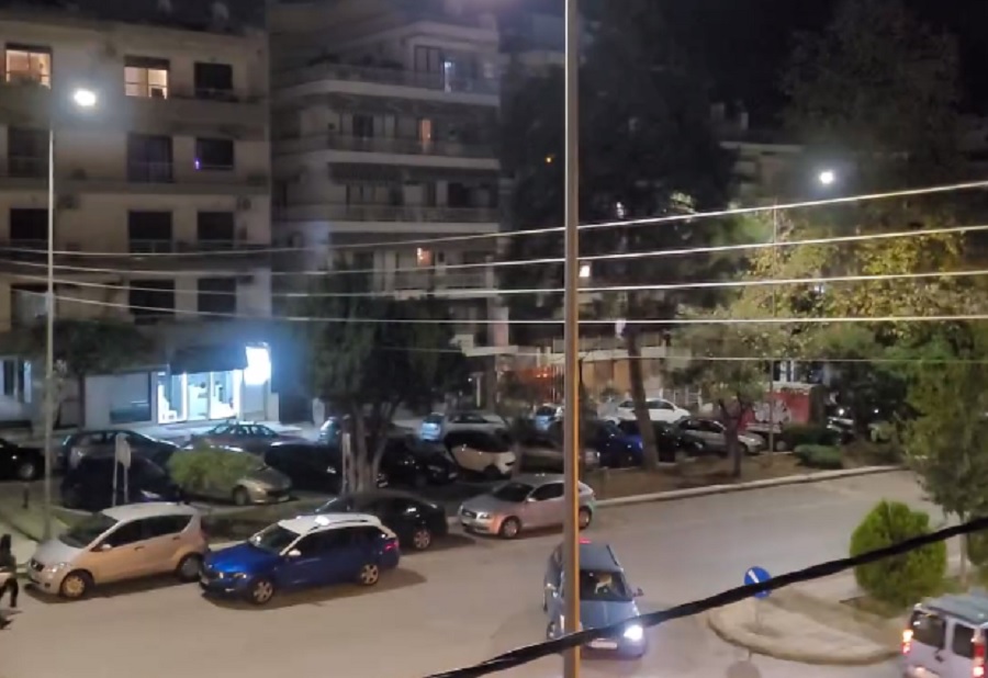 Θεσσαλονίκη: Μία βλάβη στον ηλεκτροφωτισμό μετέτρεψε γειτονιά της Καλαμαριάς σε... ντίσκο