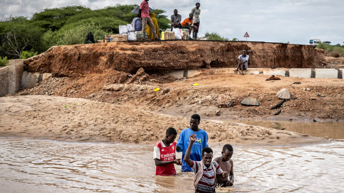 Κένυα: Ξεπέρασαν τους 120 οι νεκροί εξαιτίας των πλημμυρών – Πάνω από 89.000 οικογένειες εγκατέλειψαν τα σπίτια τους