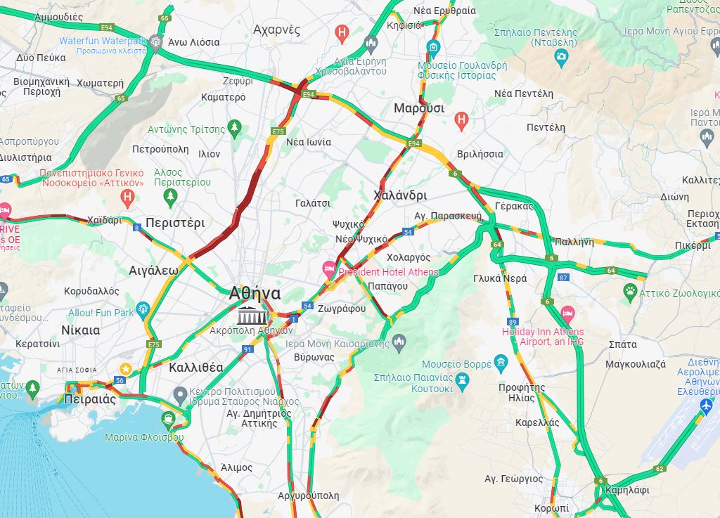 Κίνηση: Κυκλοφοριακό χάος στον Κηφισό – Καθυστερήσεις στην Αττική Οδό