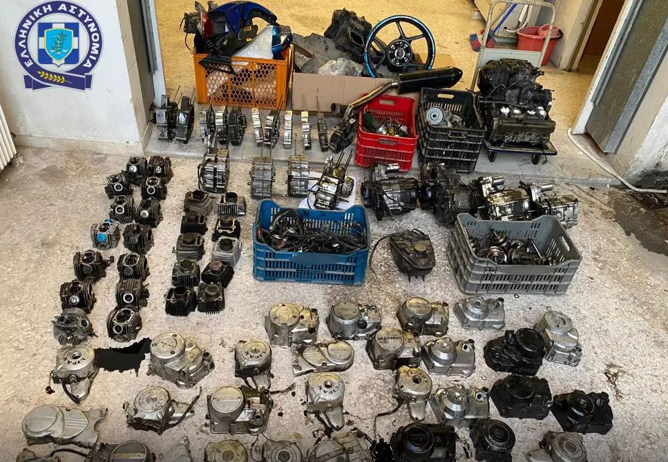 Αττική: Εξαρθρώθηκε συμμορία που έκανε κλοπές μοτοσικλετών – Δύο συλλήψεις, εξιχνιάστηκαν πέντε περιπτώσεις – ΒΙΝΤΕΟ