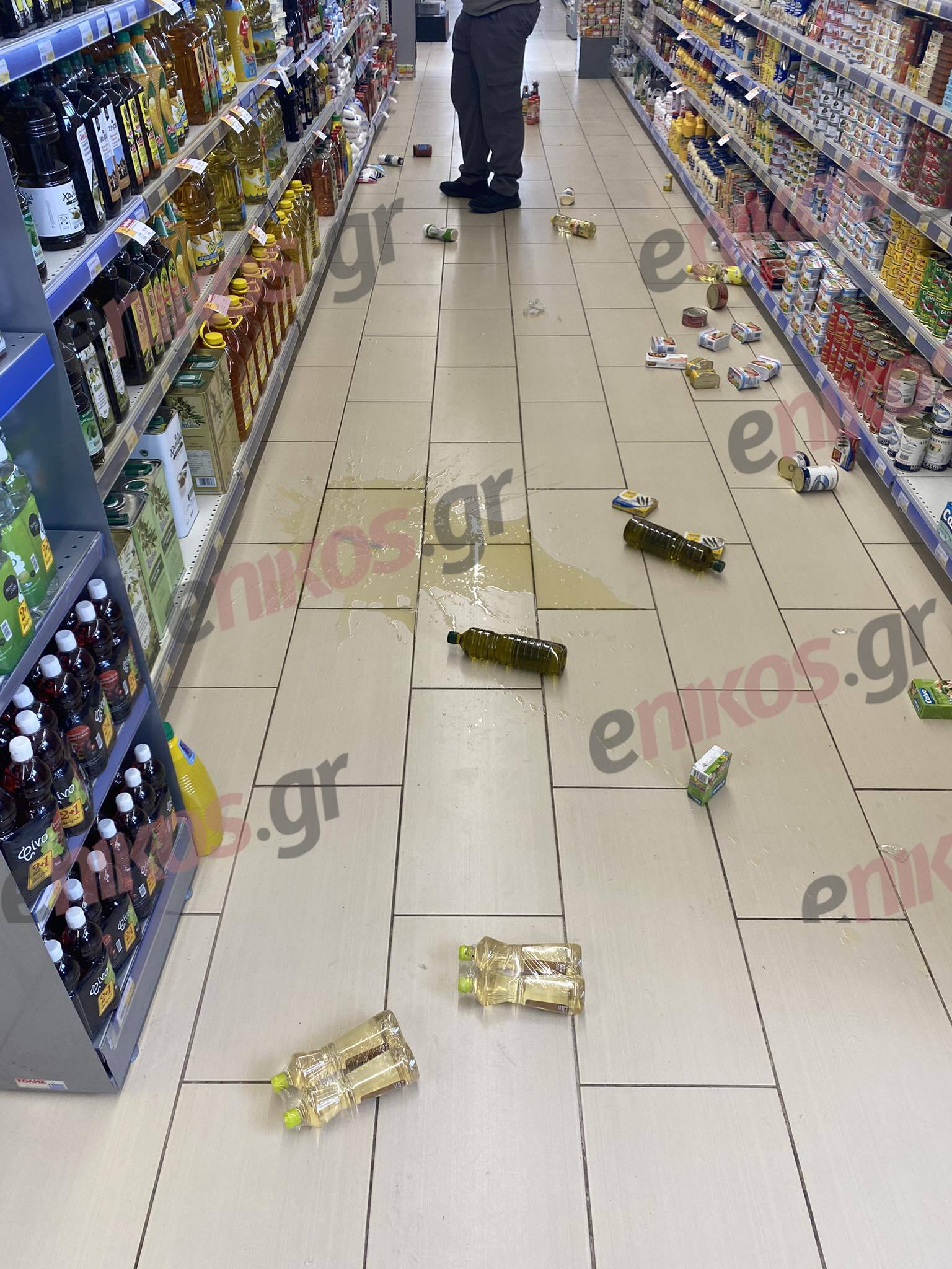 σούπερ μάρκετ σεισμός Μαντούδι  Σεισμός στην Εύβοια: Έπεσαν προϊόντα από τα ράφια σούπερ μάρκετ στο Μαντούδι – Έκλεισαν τα σχολεία mantoudi seismos1