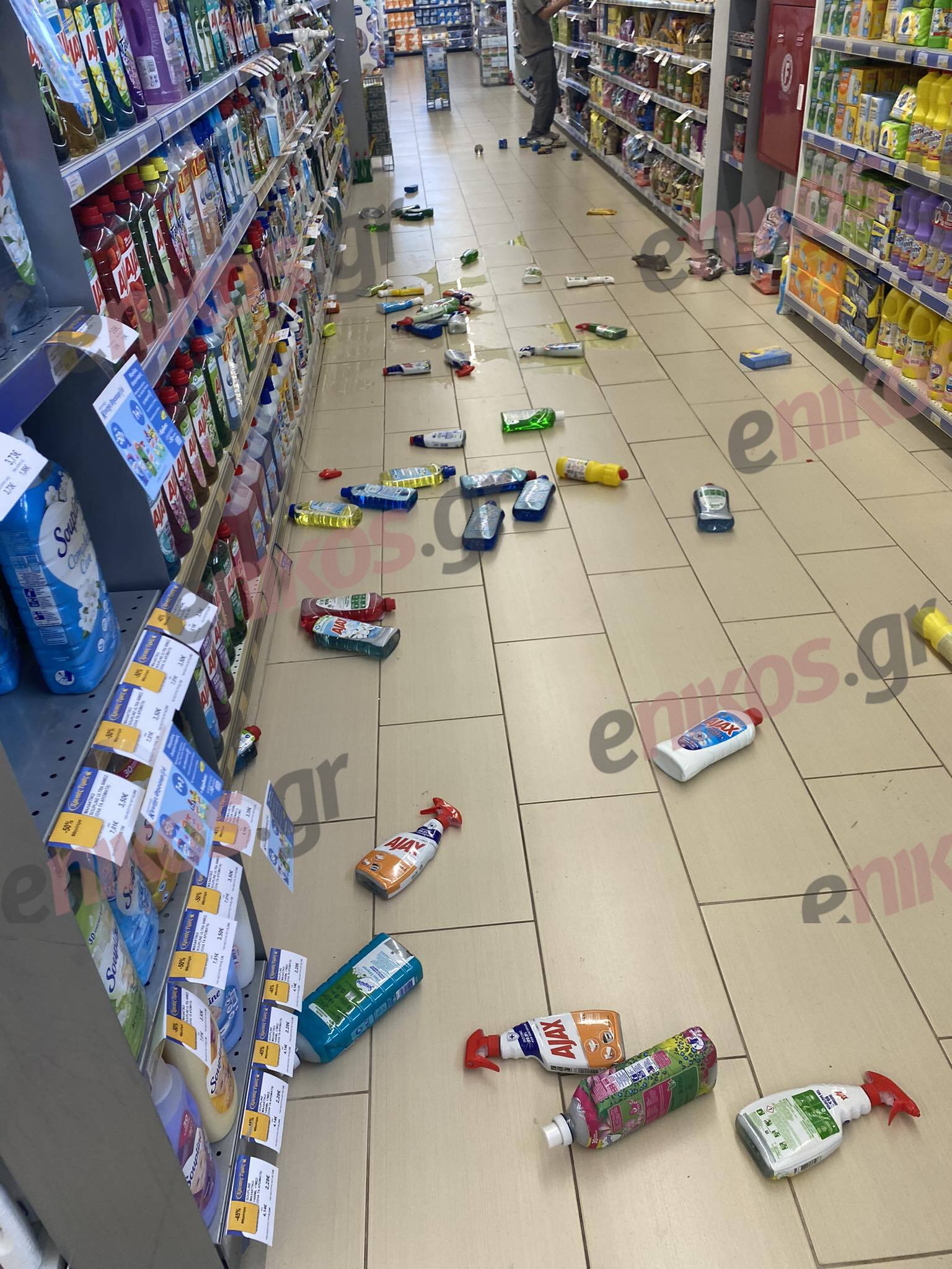 σούπερ μάρκετ σεισμός Μαντούδι  Σεισμός στην Εύβοια: Έπεσαν προϊόντα από τα ράφια σούπερ μάρκετ στο Μαντούδι – Έκλεισαν τα σχολεία mantoudi seismos2