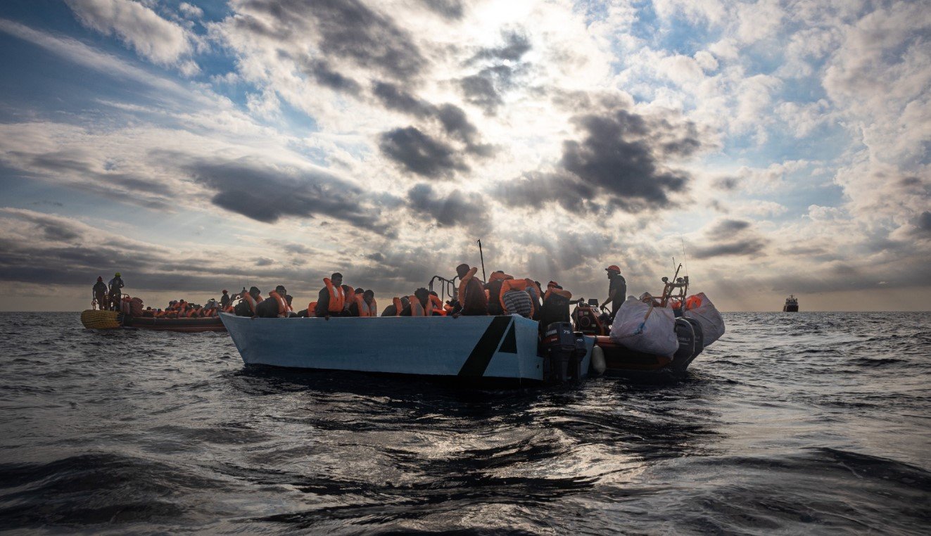 Μεσόγειος: Το πλοίο-ασθενοφόρο Ocean Viking διέσωσε 128 μετανάστες